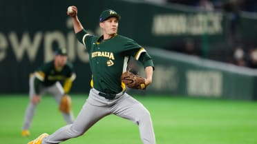 Ky Hampton escapes the jam in the 7th