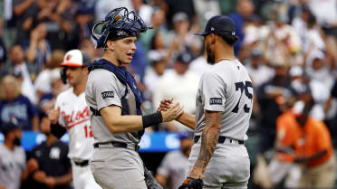 Camilo Doval secures the Yankees' win in extras