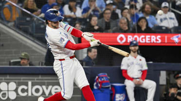 Ernie Clement's solo home run (4)