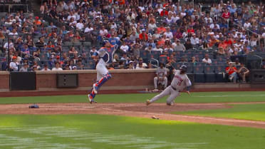 Two Astros runs score on Mets' error