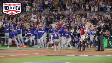 Field View: Eugenio Suárez's go-ahead double