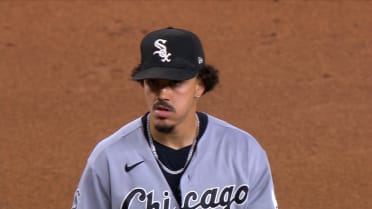 Elias Díaz brings home run on double play