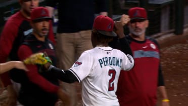 Ketel Marte catches the final out
