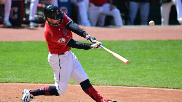 Rhys Hoskins batea 3 dobles en el juego