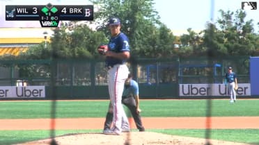 Daiverson Gutierrez singles on a pop up to left fielder Elijah Nunez. Corey Collins scores. Ronald Hernandez to 2nd.