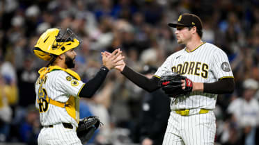 Mason Miller secures save for Padres