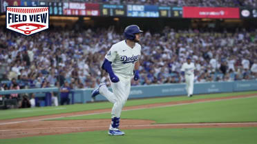 Field View: Max Muncy's solo home run