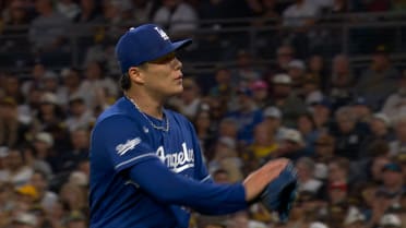 Yoshinobu Yamamoto strikes out Manny Machado