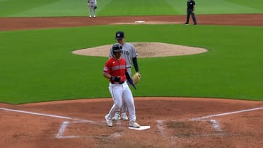 Steven Kwan scores on wild pitch