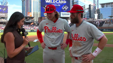 Alec Bohm, Bryce Harper hablan de remontada sobre Bravos