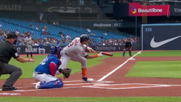 Incredible MLB bunts