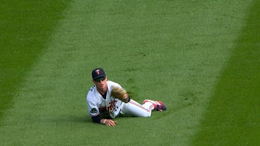 Wyatt Langford singles, ball not caught after review