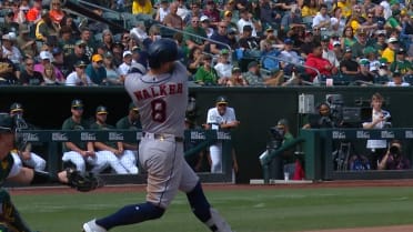 Christian Walker's solo homer (29)