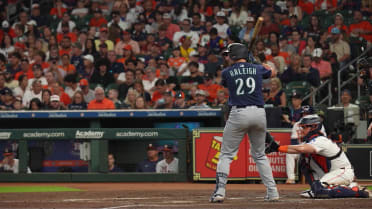 Cal Raleigh reflects on 2025, shares goals for 2026