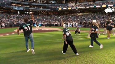 San Diego sports legends throw out first pitch