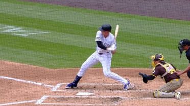 Doblete de 2 carreras de TJ Rumfield