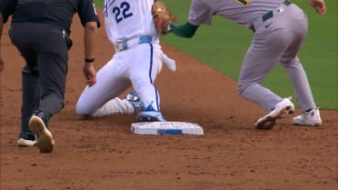 Jonah Heim throws out Carter Jensen after review
