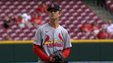Quinn Mathews strikes out Elly De La Cruz