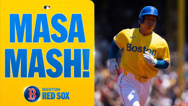 Masataka Yoshida's leadoff home run (2)