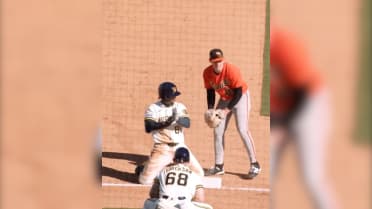 Jesús Made triples in the 6th