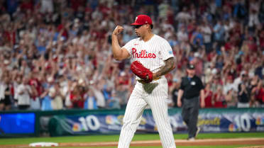 Jhoan Duran earns the save