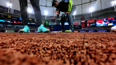 Junior Caminero says hello to the first base camera