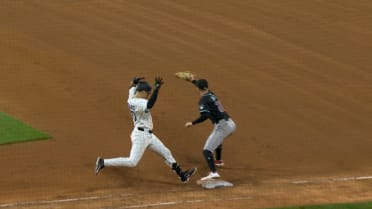 D-backs turn clutch inning-ending double play