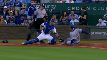 John Rave throws out Joc Pederson at home