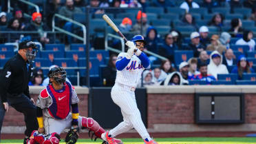 Lindor doubles, Alvarez scores on an error