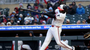 Josh Bell pega doble remolcador