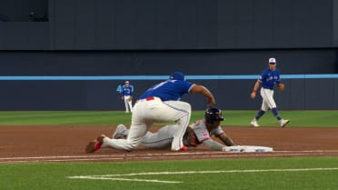 Kevin Gausman picks off Brayan Rocchio after review