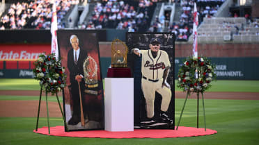 Braves honor Bobby Cox and Ted Turner before game