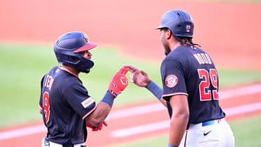 José Tena's two-run home run (4)