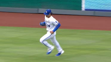 Jac Caglianone's jumping catch