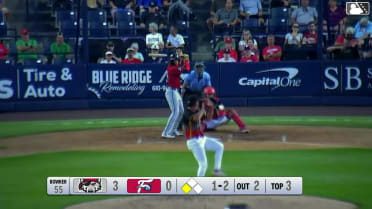 Thayron Liranzo singles on a line drive to right fielder Raylin Heredia. Woody Hadeen scores. Thayron Liranzo out at 2nd on the throw, right fielder Raylin Heredia to shortstop Aidan Miller.