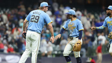 Trevor Megill seals Brewers' win