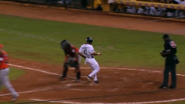 Wilmer Difo trae a Fernando Peguero