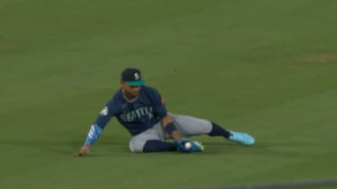 Julio Rodríguez's smooth sliding catch