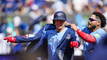 Brandon Valenzuela's solo home run (7)