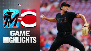 Eugenio Suárez marks 1,500 career hit in Reds' win