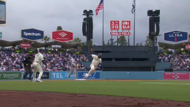 Teoscar Hernández run upheld after challenge