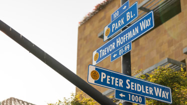 Padres, City of San Diego unveil Peter Seidler Way