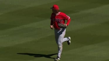 Wade Meckler's sliding catch robs Rooker