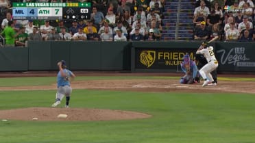 Zack Gelof's solo homer (7)