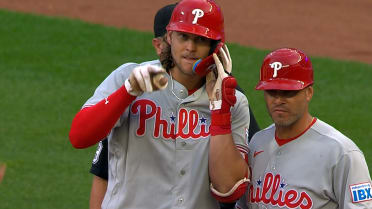 Alec Bohm batea de 5-5 contra los Twins