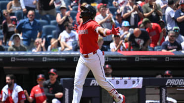Angel Martínez's leadoff home run (11) 