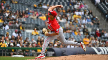 Chase Burns registra su 3er ponche en el 1ro