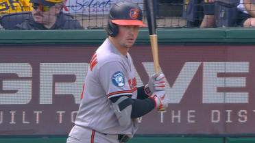 Adley Rutschman produce con doblete