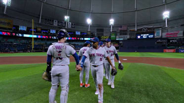 Jonathan Pintaro secures the win for the Mets 