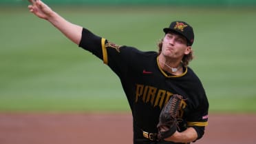 Braxton Ashcraft poncha a Xavier Edwards